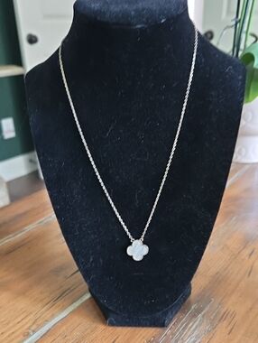 Delicate White Clover Pendant Necklace - Women Jewelry 18"